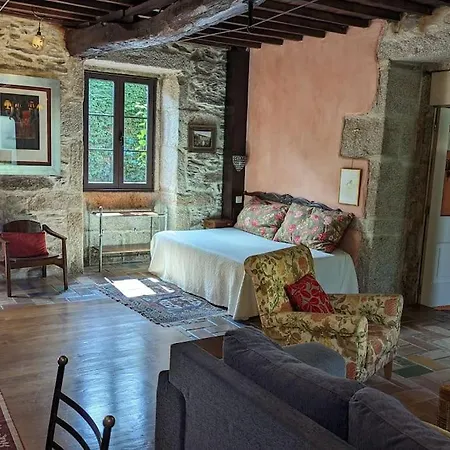 Casita De Piedra De 1900 Restaurada Hébergement de vacances Vigo