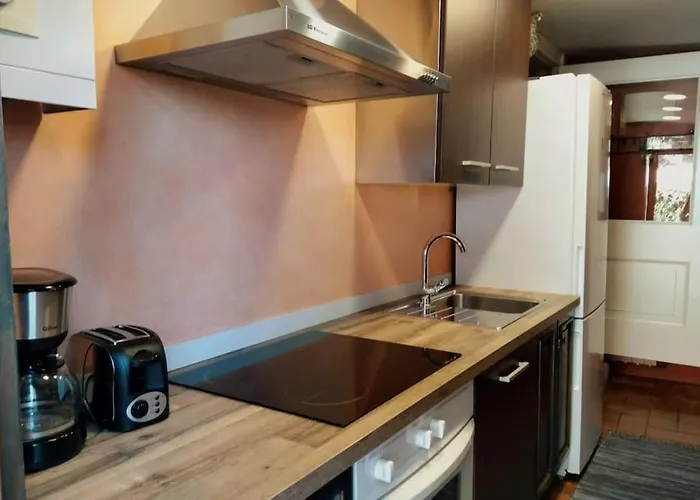 Casita De Piedra De 1900 Restaurada *