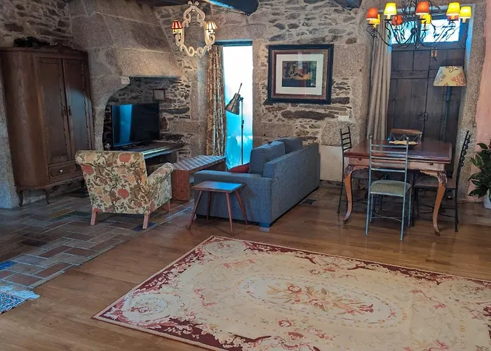 Casita De Piedra De 1900 Restaurada Βίγκο