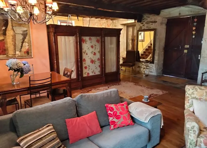 Casita De Piedra De 1900 Restaurada